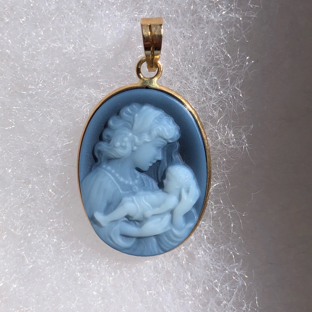SOLD Mother and child cameo pendant